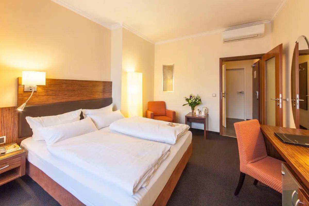 Hotel Flora Duesseldorf Bagian luar foto