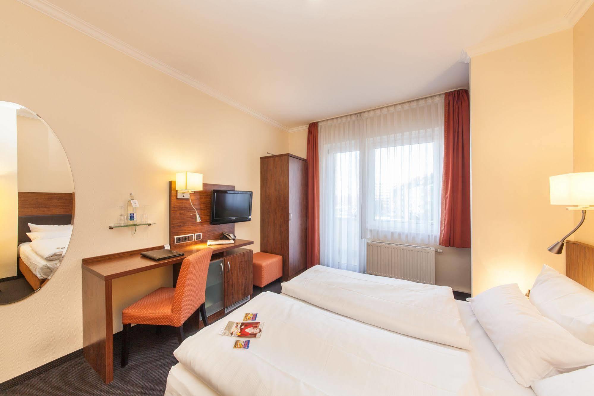 Hotel Flora Duesseldorf Bagian luar foto