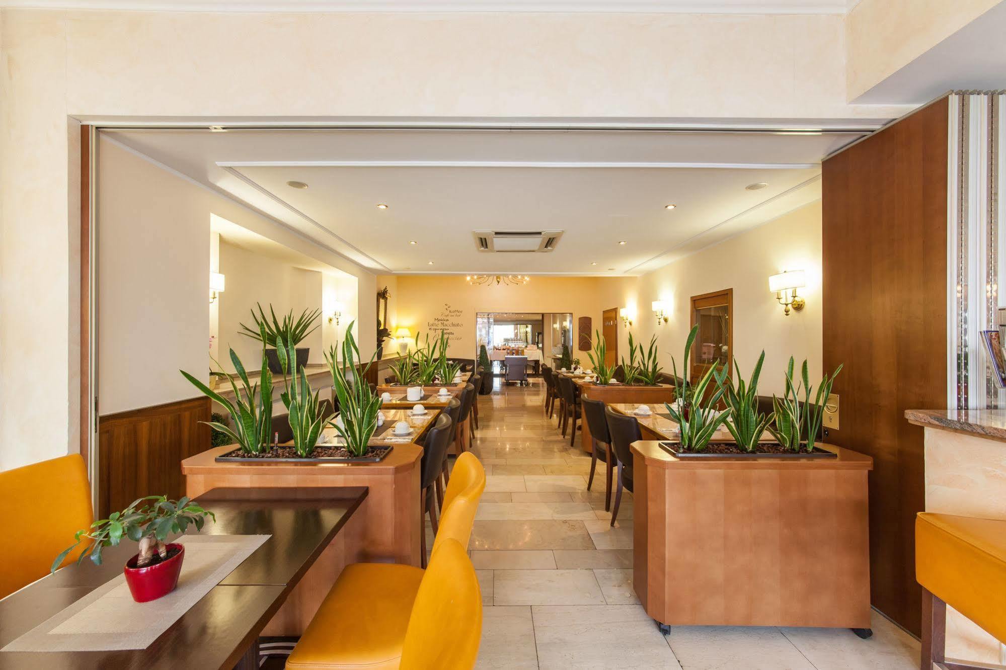 Hotel Flora Duesseldorf Bagian luar foto